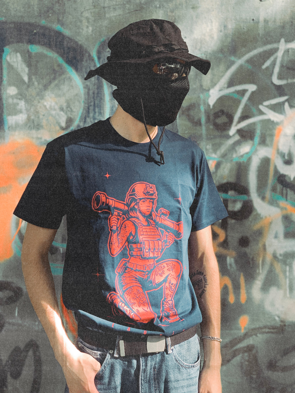 TAVRIA Night Raid — T-Shirt mit Combat-Art im Military-Stil