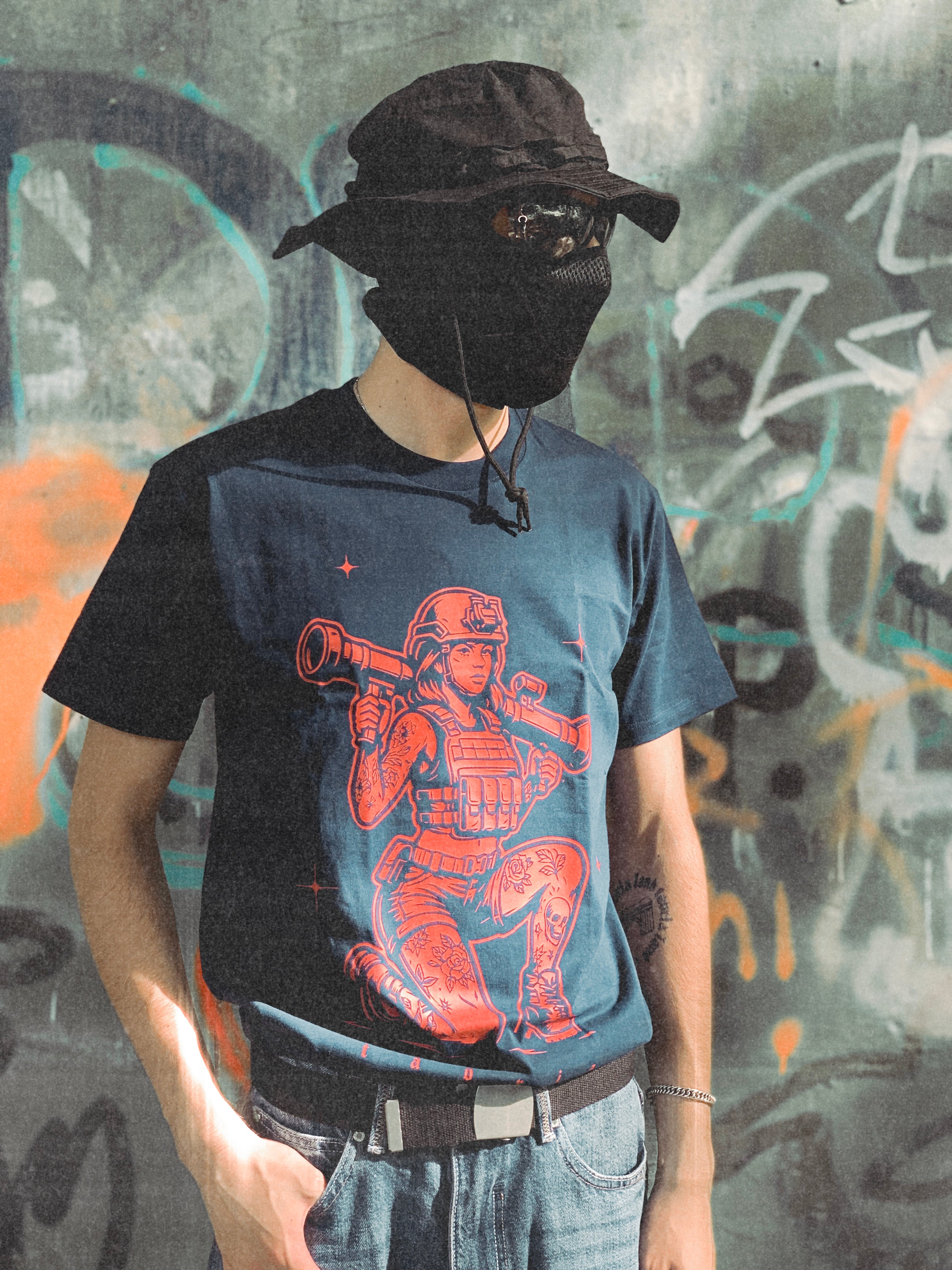 TAVRIA Night Raid — T-Shirt mit Combat-Art im Military-Stil