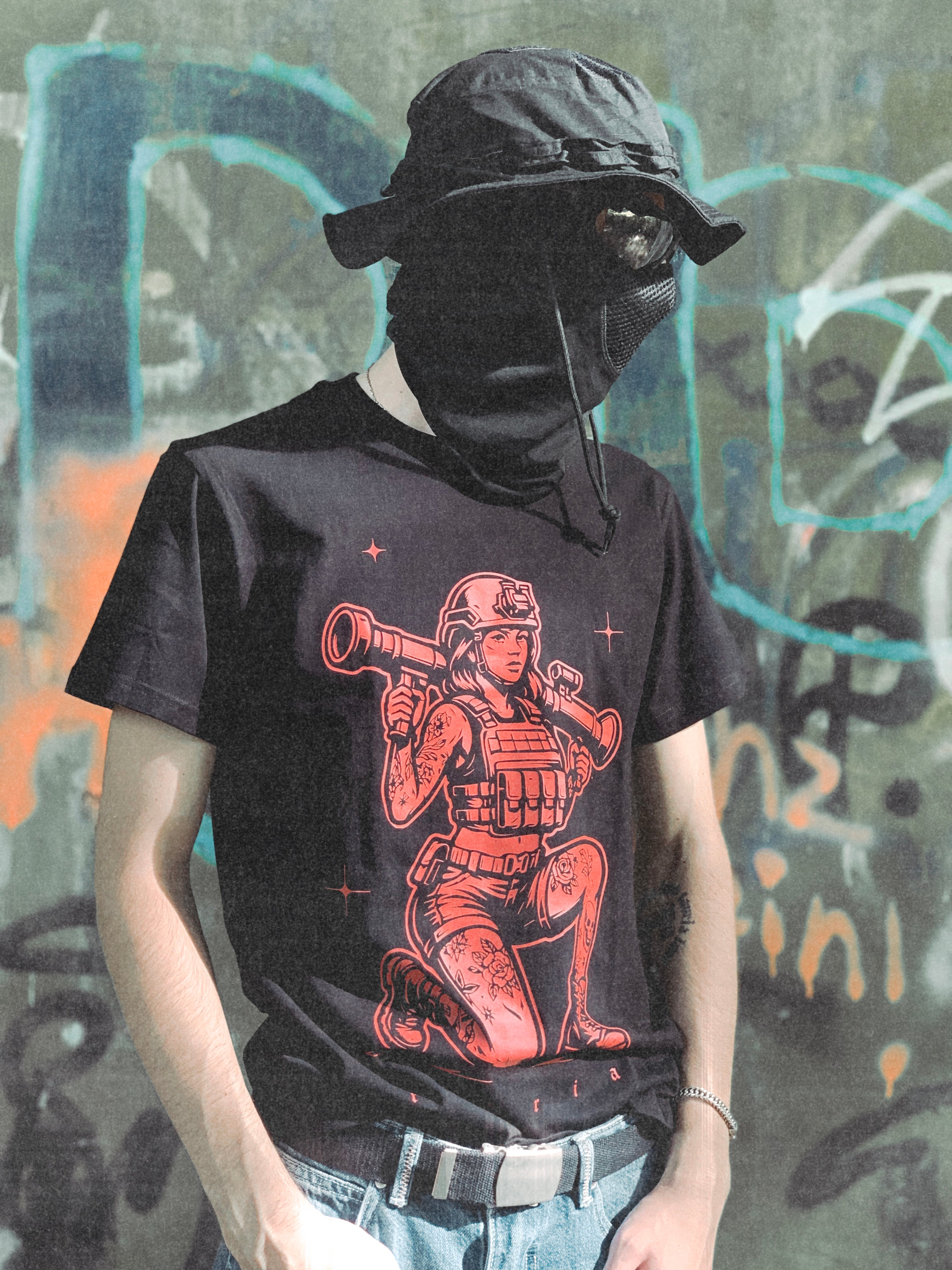 TAVRIA Night Raid — T-Shirt mit Combat-Art im Military-Stil